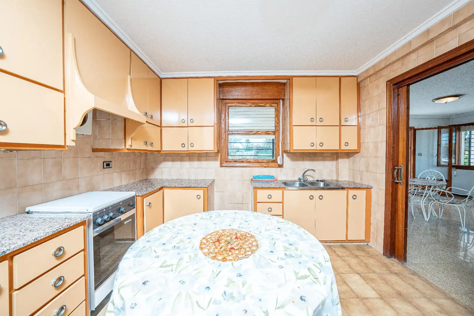 Cuina de Casa o xalet en venda en Elche / Elx amb Jardí privat, Terrassa i Piscina