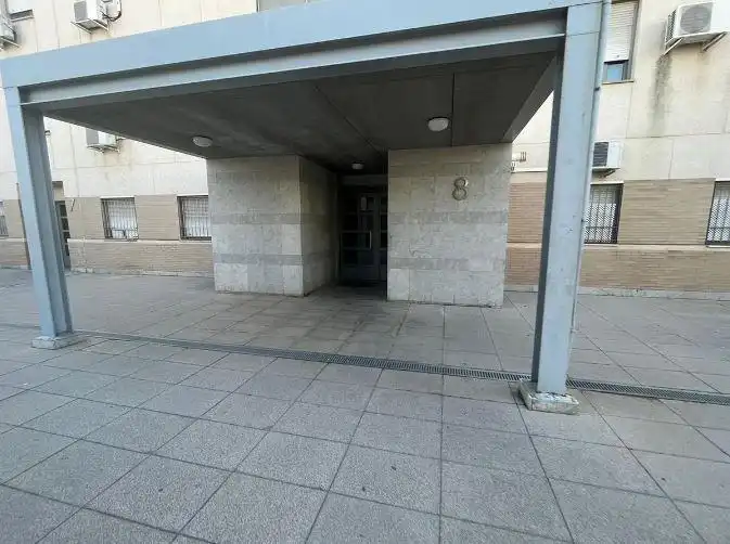 Außenansicht von Wohnung zum Verkauf in Sevilla
