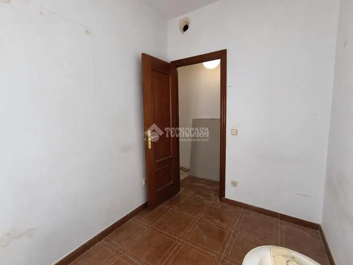 Habitación de Casa adosada en venta en Alcalá de Henares con Aire acondicionado y Trastero