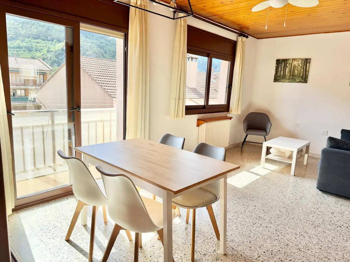 Esszimmer von Wohnung zum Verkauf in Bagà mit Heizung, Ofen und Fernseher