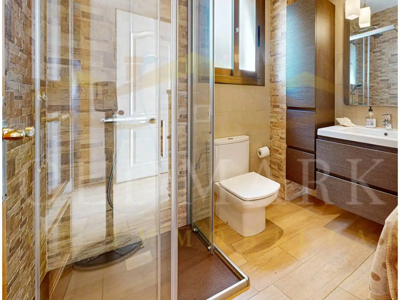 Baño de Casa o chalet en venta en Corbera de Llobregat con Aire acondicionado, Calefacción y Jardín privado