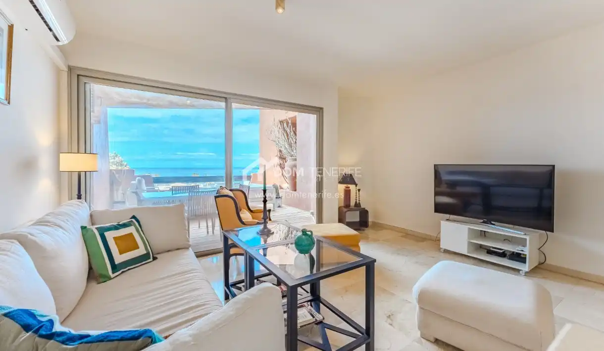 Sala de estar de Piso en venta en Arona con Aire acondicionado, Terraza y Piscina
