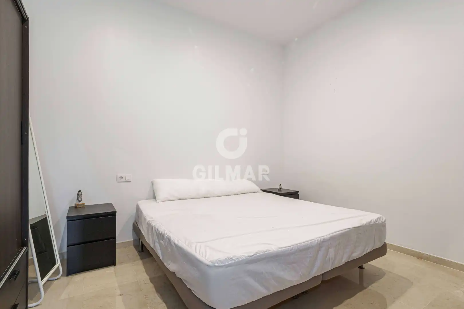 Dormitori de Casa o xalet en venda en Alcalá de Guadaira amb Calefacció, Jardí privat i Piscina