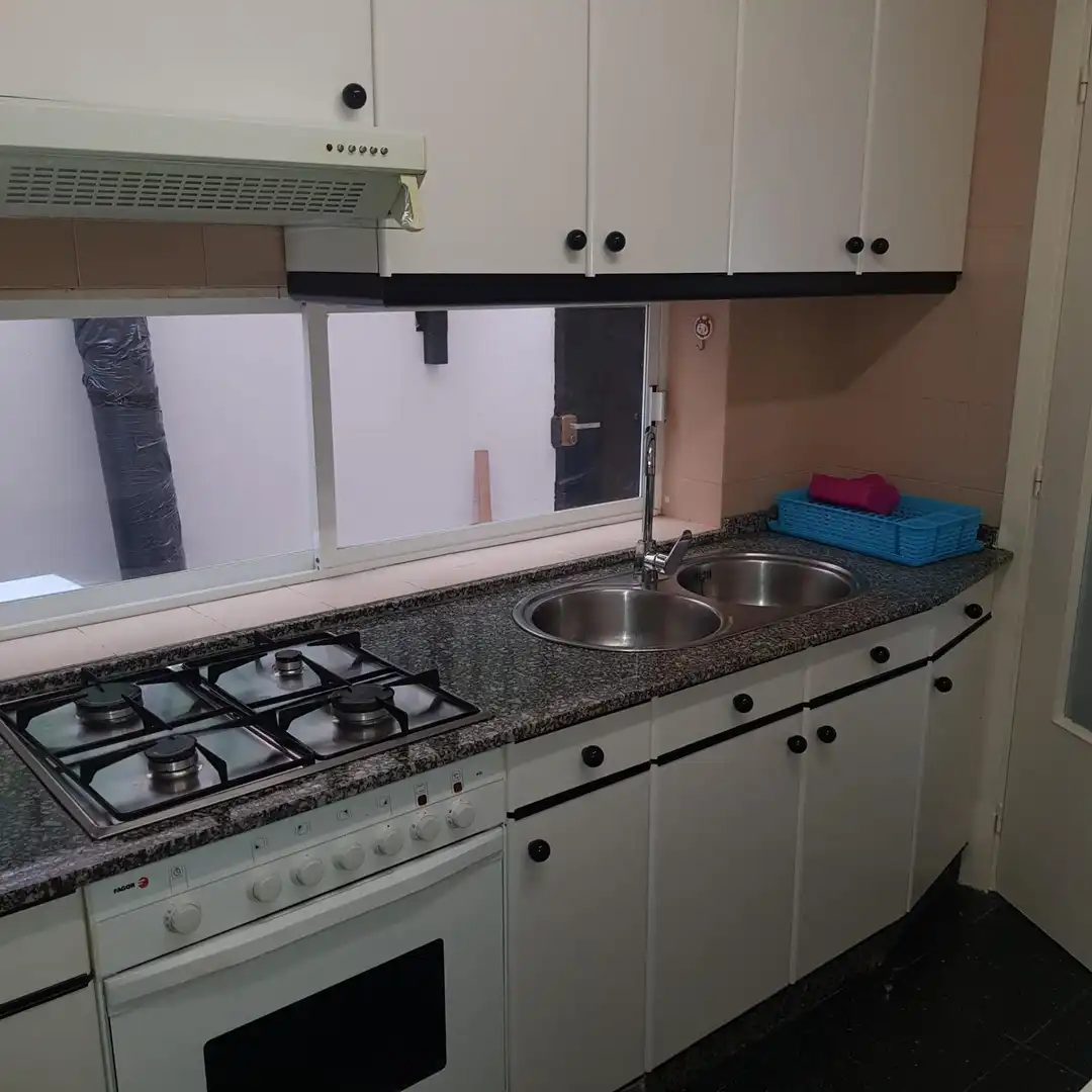 Cocina de Piso en venta en Santiago de Compostela  con Calefacción, Terraza y Trastero
