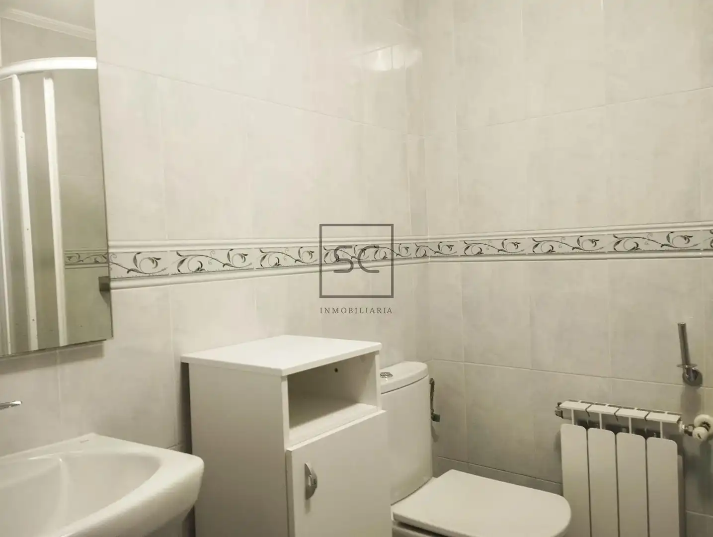 Badezimmer von Wohnung zur Miete in Narón mit Heizung und Balkon