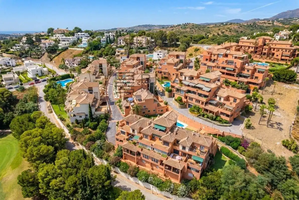 Piso con piscina en venta en Urb. Mirador de Santa María Golf, imagen 2