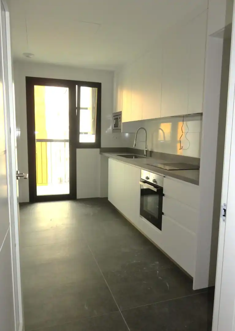 Cocina de Apartamento de alquiler en Valencia con Aire acondicionado, Trastero y Balcón