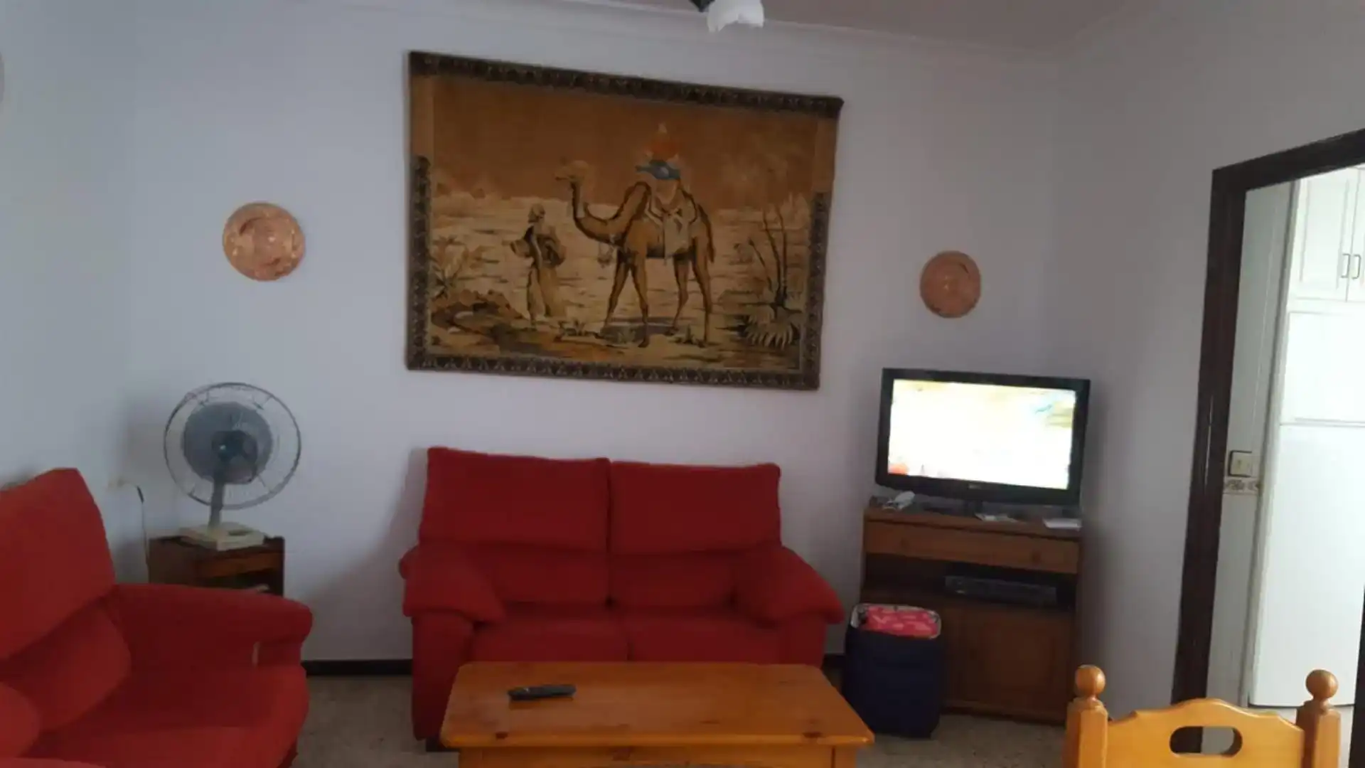 Wohnzimmer von Erdgeschoss zur Miete in Calañas mit Privatgarten, Möbliert und Ofen