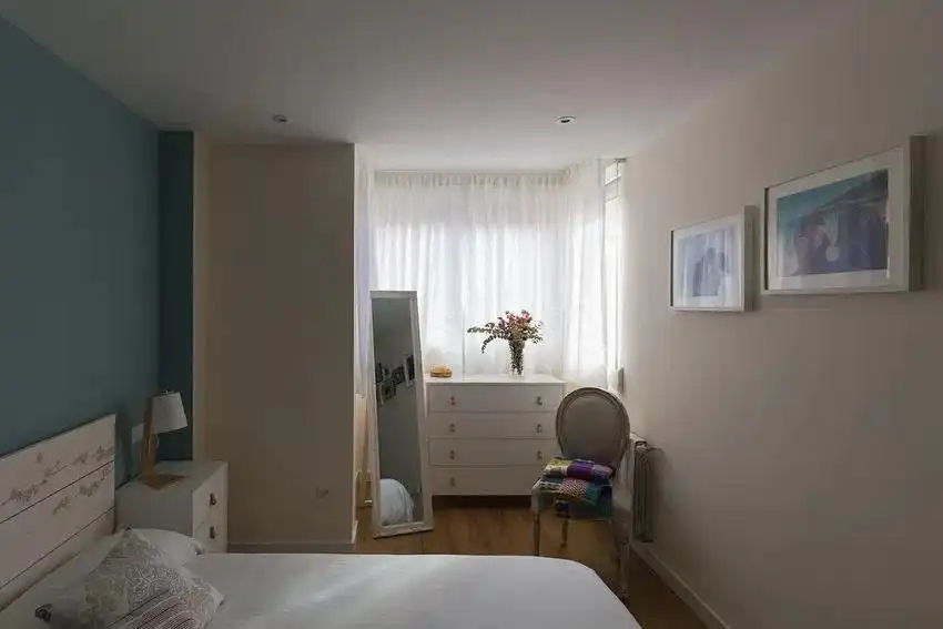 Bedroom of Flat for rent in Valencia  with Air Conditioner and Balcony