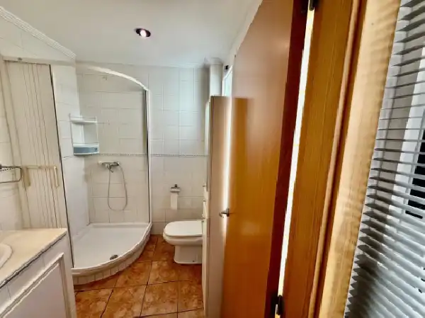 Baño de Ático en venta en Elche / Elx con Aire acondicionado, Terraza y Trastero