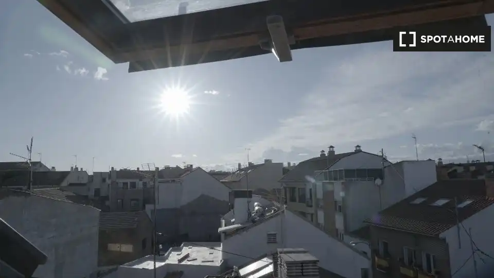 Vista exterior de Piso para compartir en Madrid con Aire acondicionado, Calefacción y Terraza