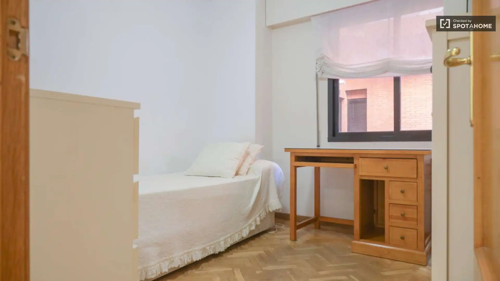 Habitación de Piso para compartir en  Madrid Capital con Aire acondicionado, Calefacción y Terraza