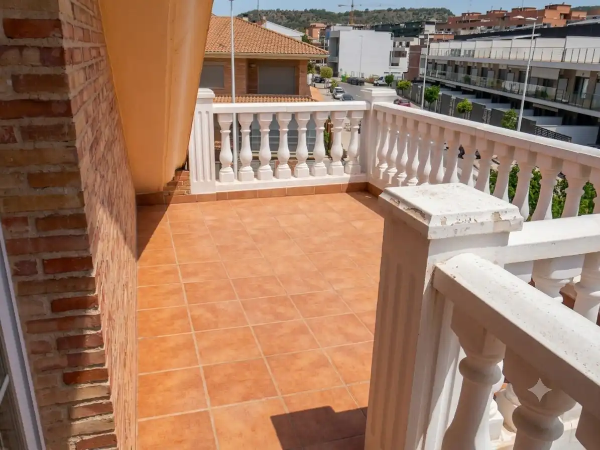 Terrassa de Casa adosada en venda en Sagunto / Sagunt amb Aire condicionat, Calefacció i Jardí privat