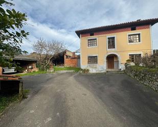 Exterior view of House or chalet for sale in Llanes