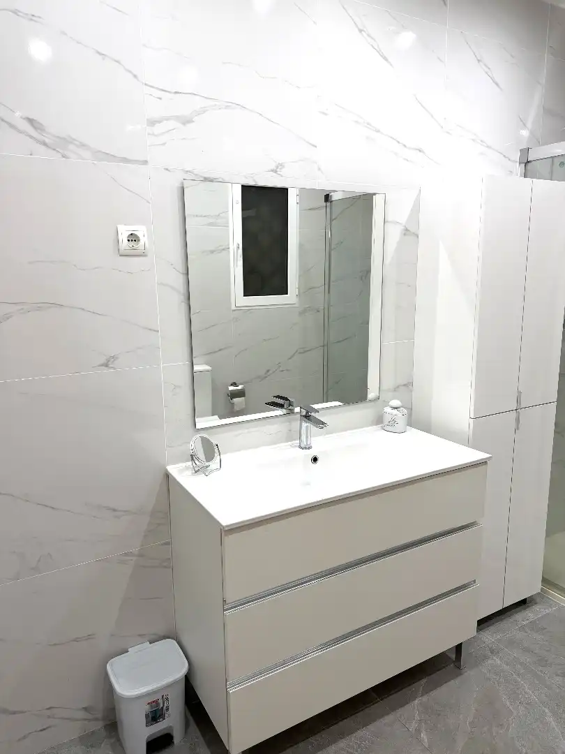 Baño de Piso de alquiler en Barcelona con Aire acondicionado, Parquet y Amueblado