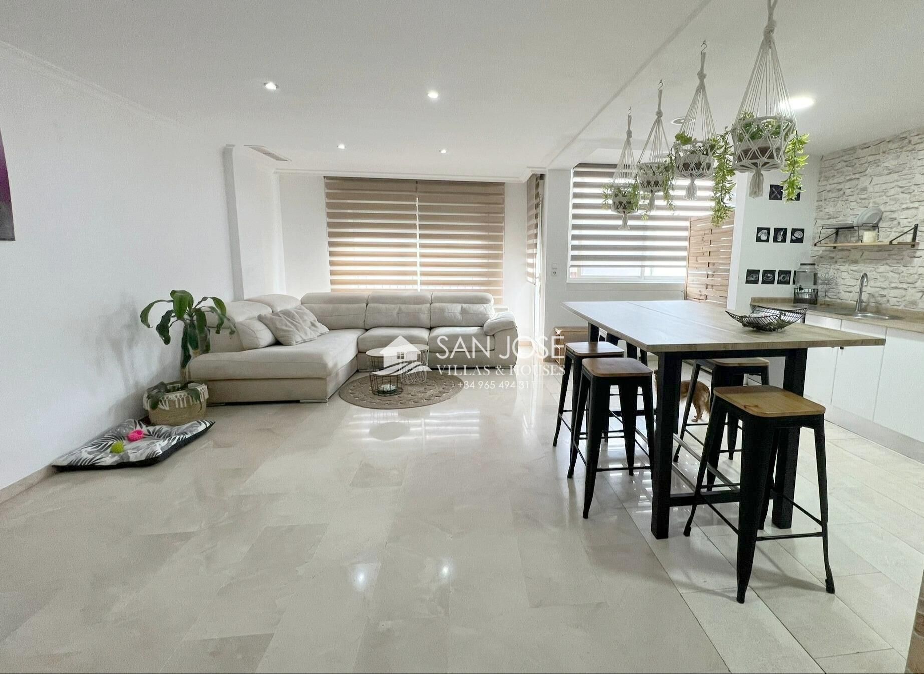 Living room of Flat for sale in Elche / Elx  with Air Conditioner and Storage room