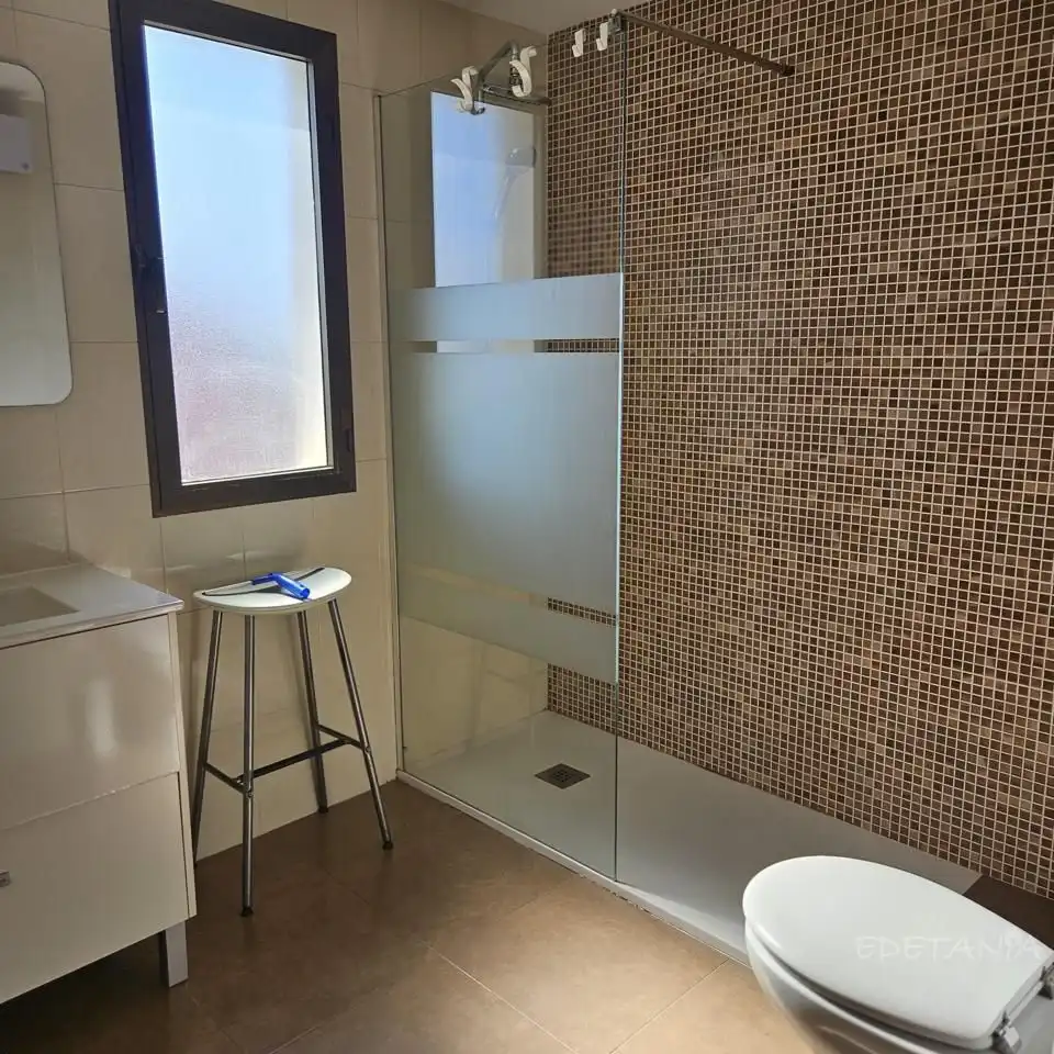 Baño de Piso de alquiler en Moncada con Aire acondicionado, Amueblado y Internet