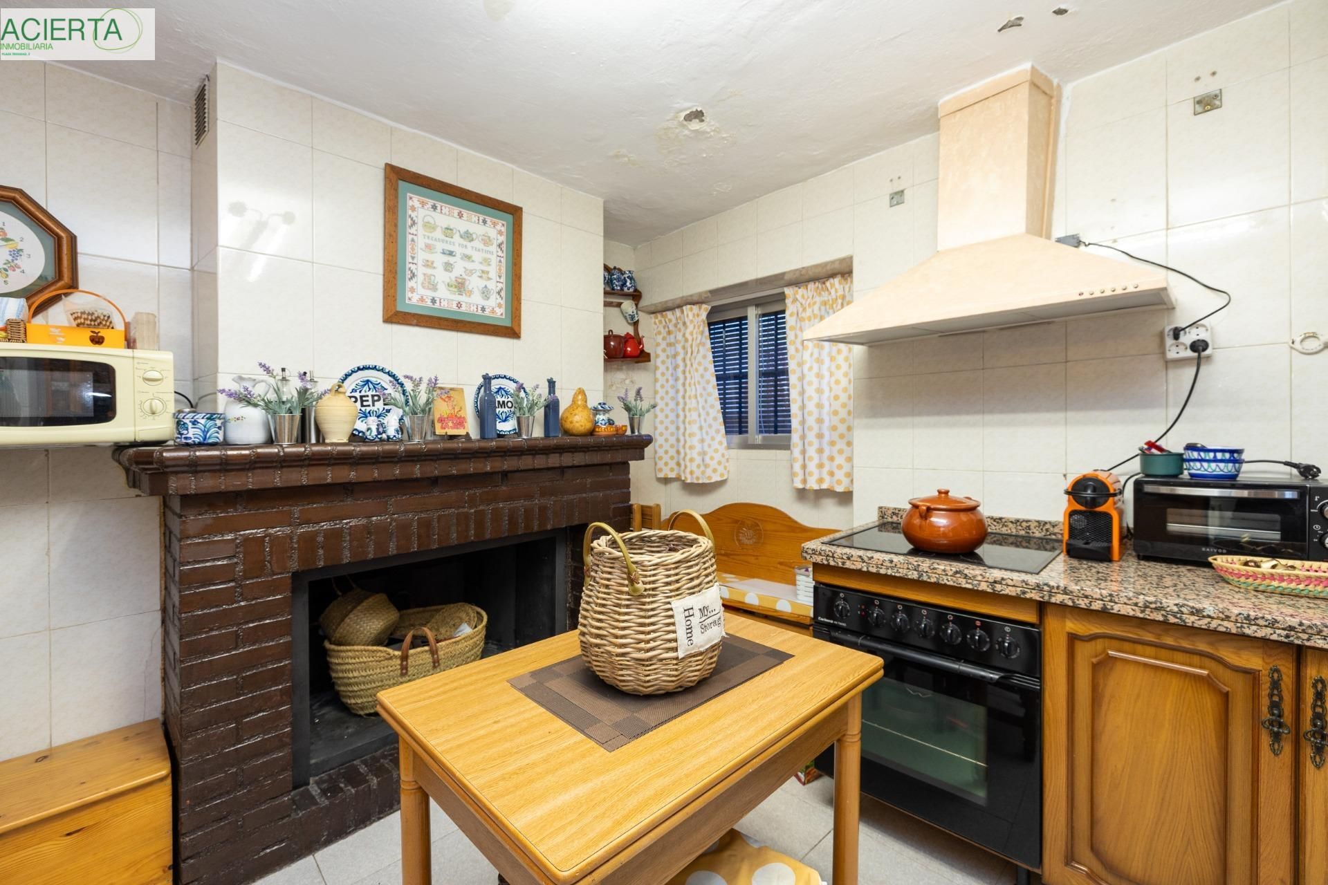 Kitchen of Flat for sale in Pampaneira  with Heating, Terrace and Balcony
