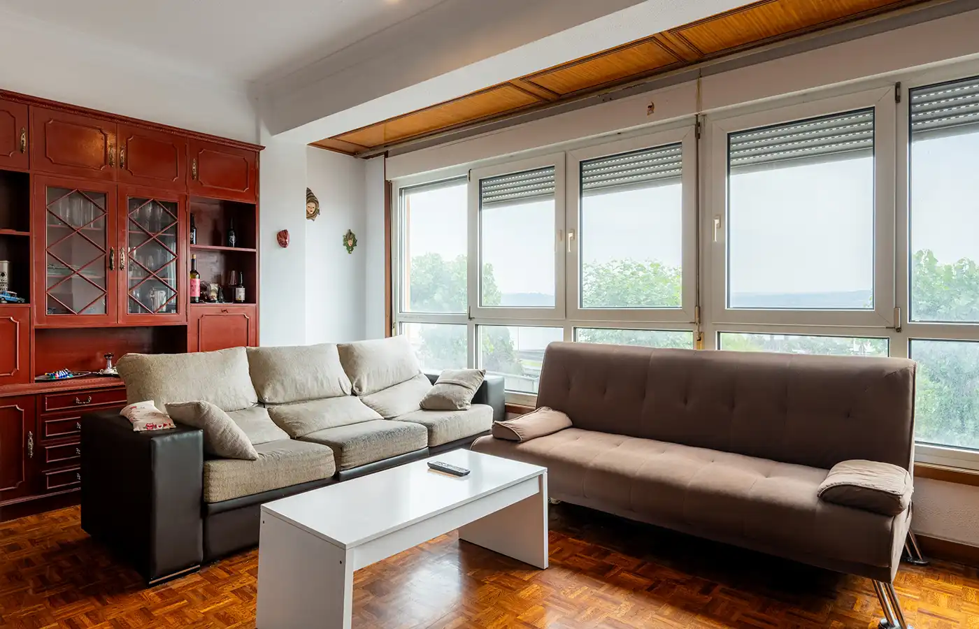 Wohnzimmer von Wohnung zum Verkauf in A Coruña Capital  mit Parkett, Möbliert und Ofen