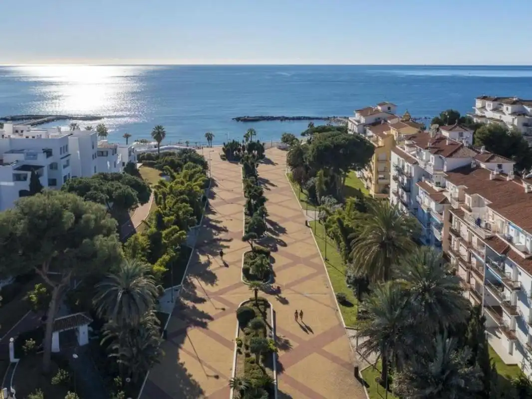 Exterior view of Flat for sale in Marbella  with Air Conditioner, Heating and Private garden
