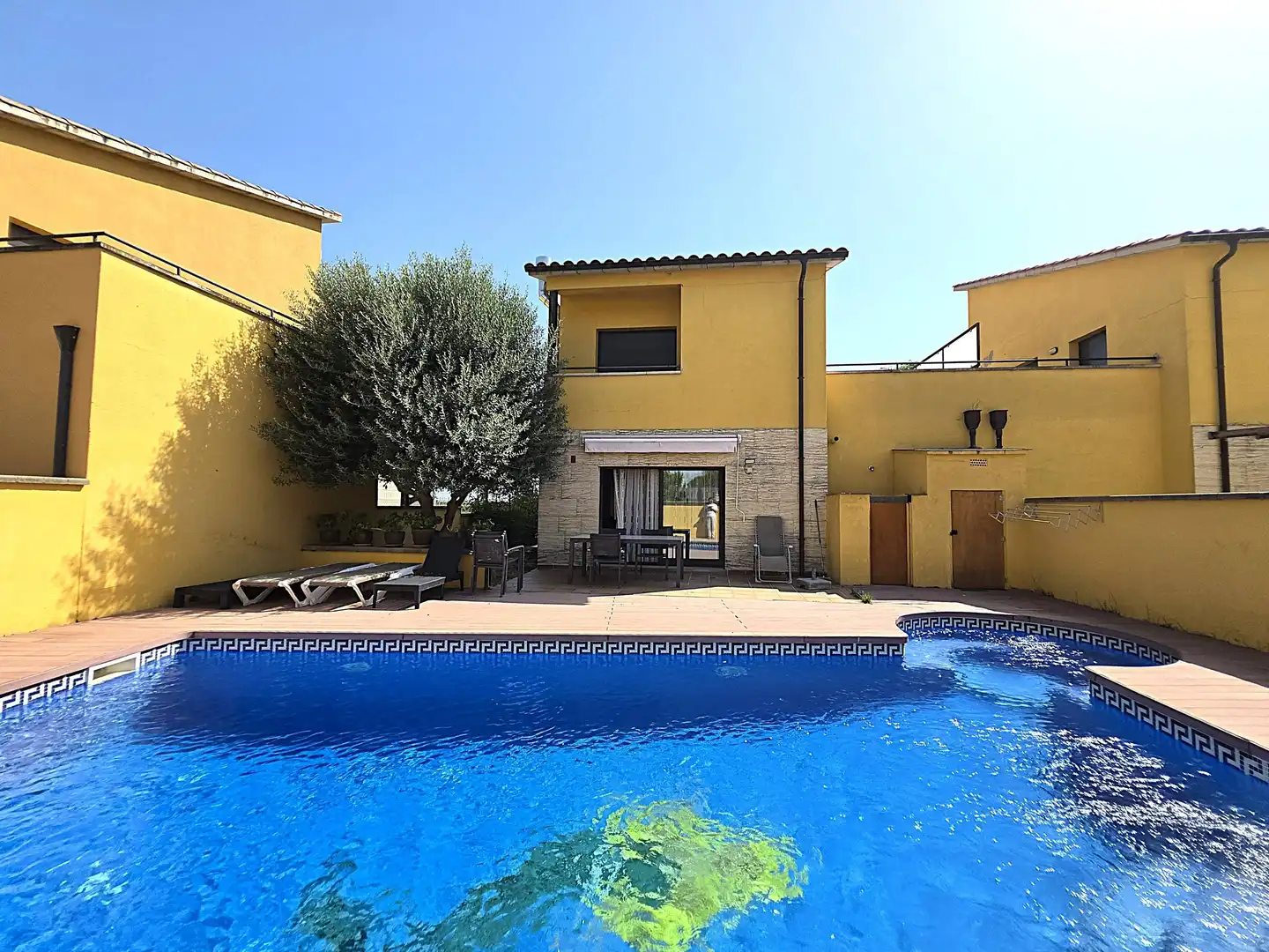 Casa con terraza en venta en Urbanizacion OLOT