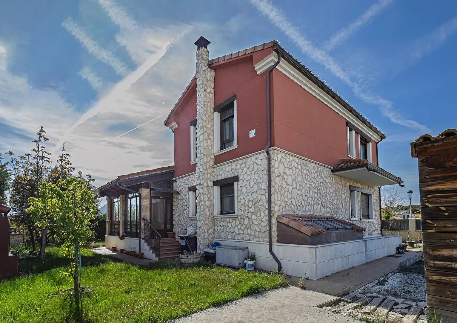 Vista exterior de Casa o chalet en venta en Viana de Cega con Jardín privado
