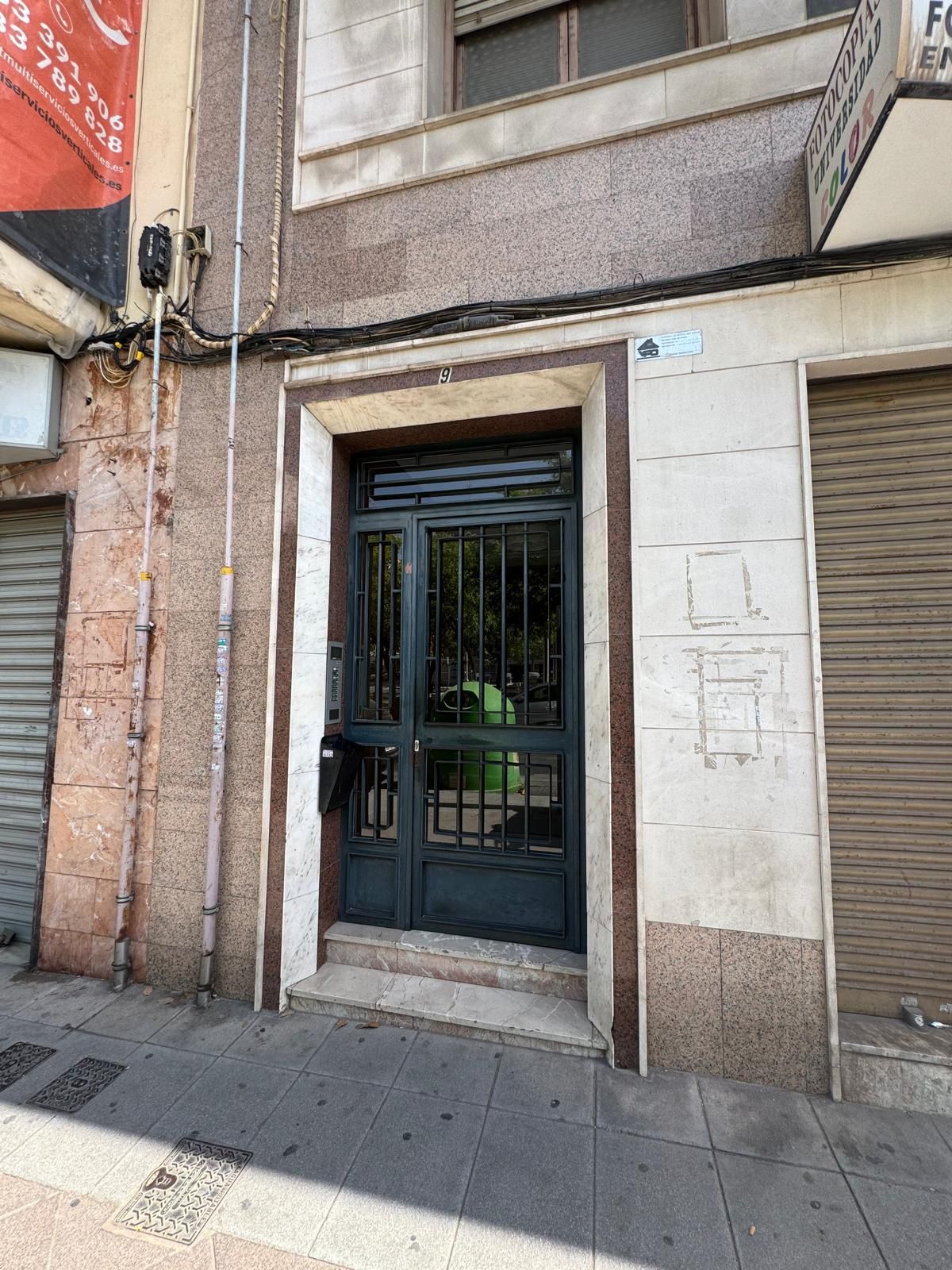 Exterior view of Office for sale in Elche / Elx