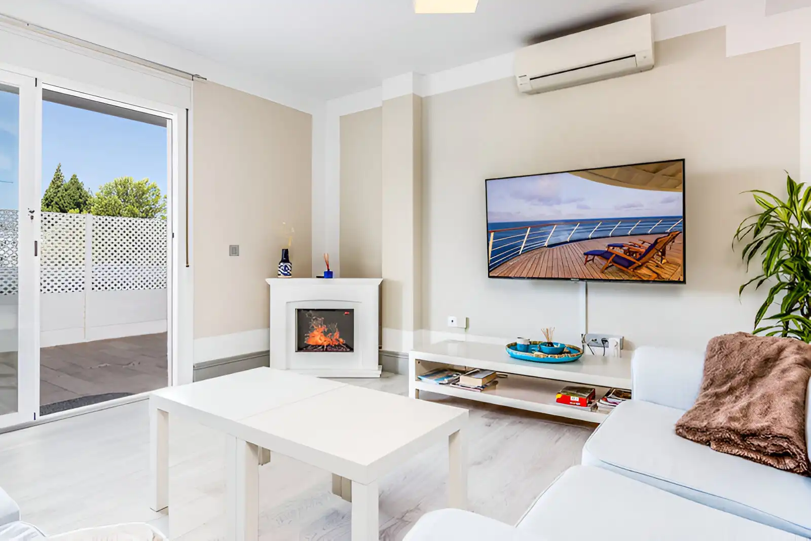 Apartament amb terrassa en venda a Nueva Andalucía, imagen 2