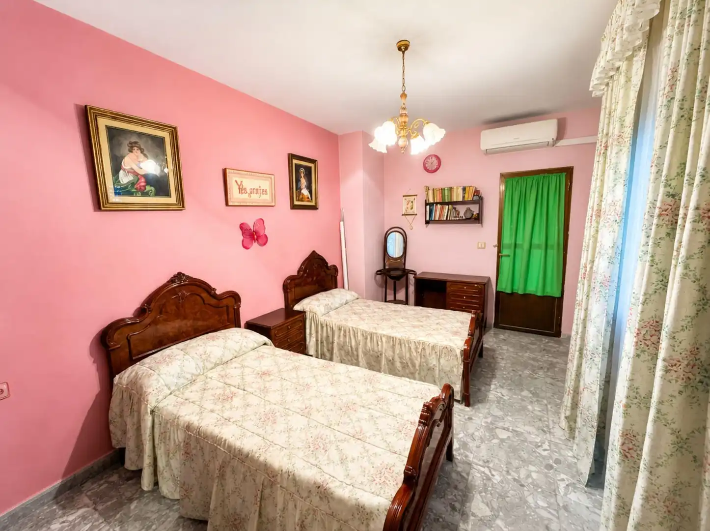 Bedroom of Houses for sale in Arjonilla  with Community pool