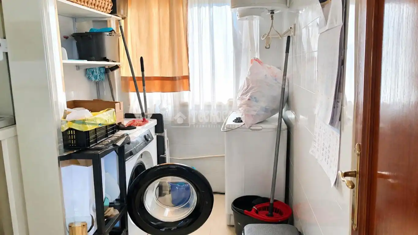 Habitación de Piso en venta en Ingenio con Amueblado