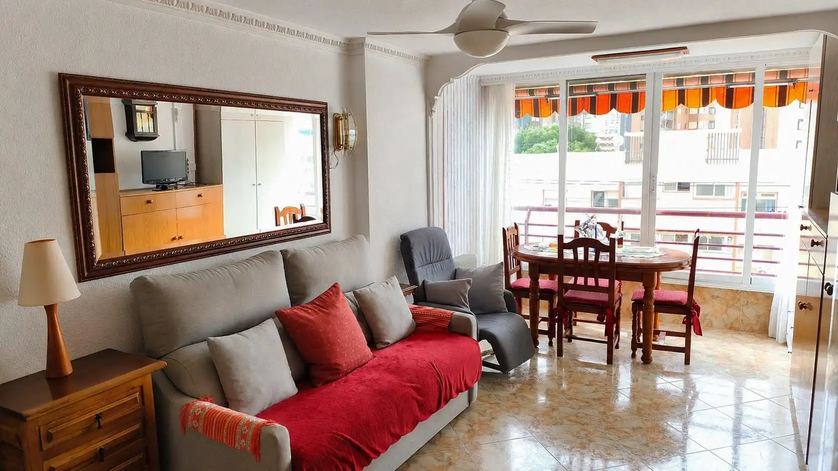 Flat with pool for sale in Calle Londres 4
