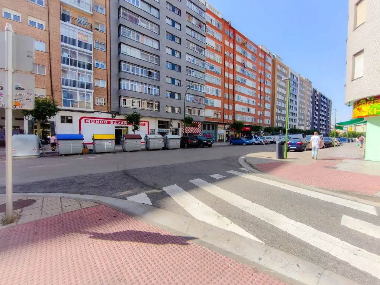 Vista exterior de Pis en venda en Burgos amb Parquet i Terrassa