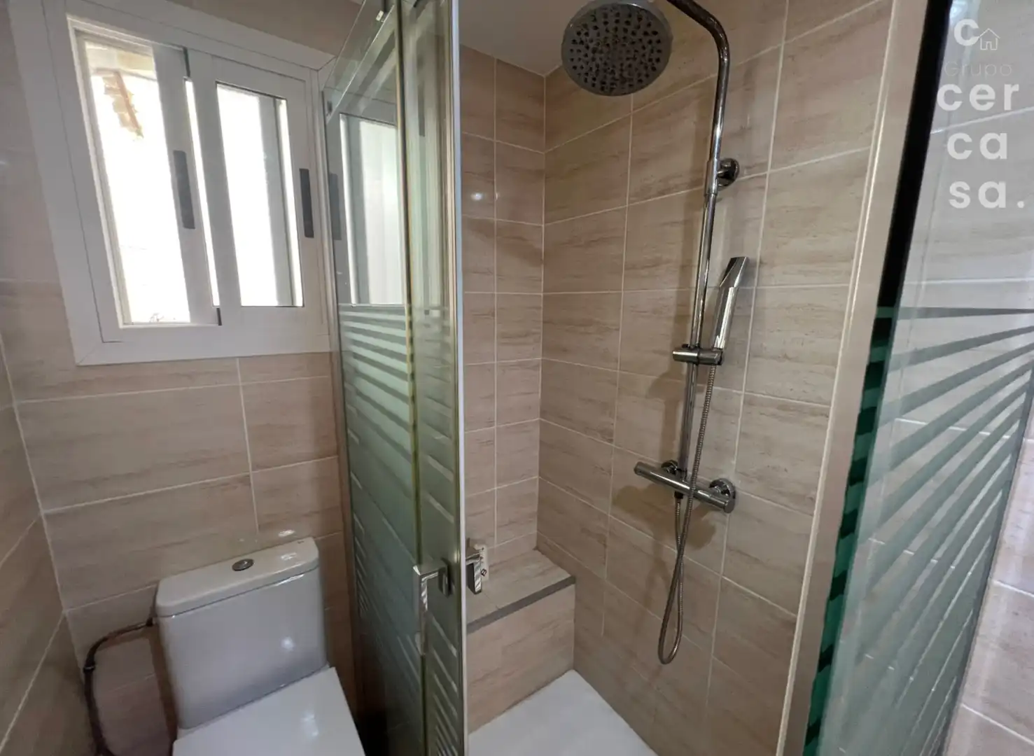 Bathroom of Flat for sale in Valencia  with Terrace and Storage room
