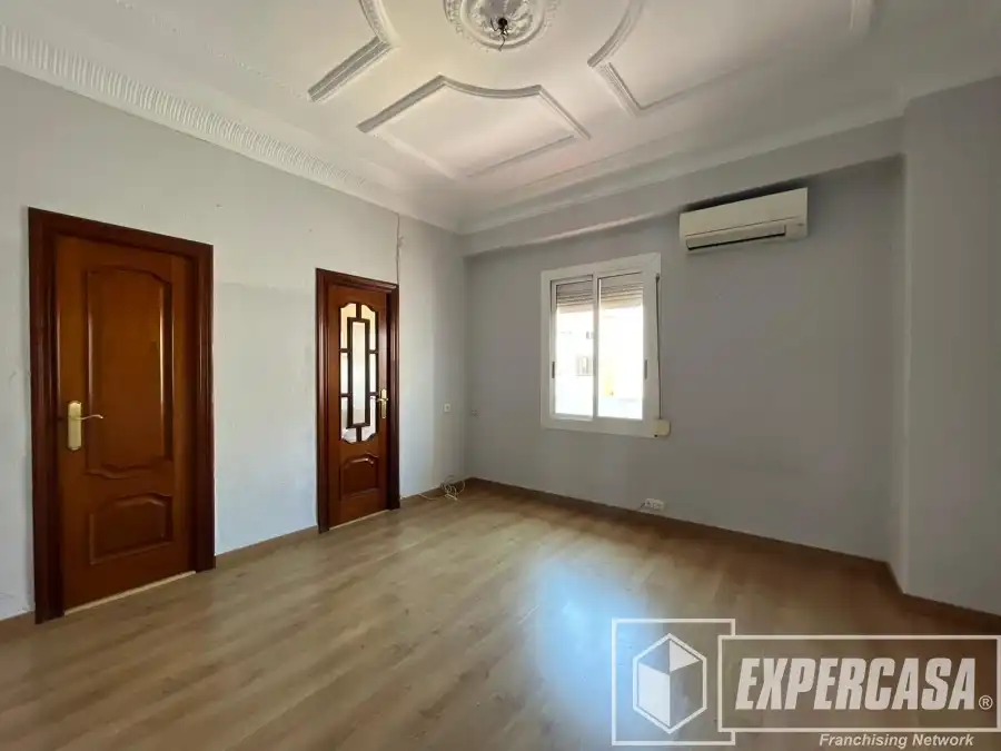 Sala d'estar de Pis en venda en Valencia amb Aire condicionat