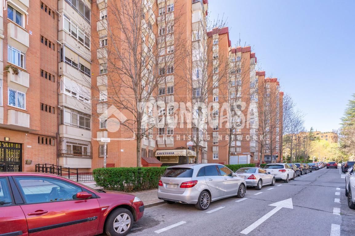 Vista exterior de Pis en venda en  Madrid Capital amb Calefacció