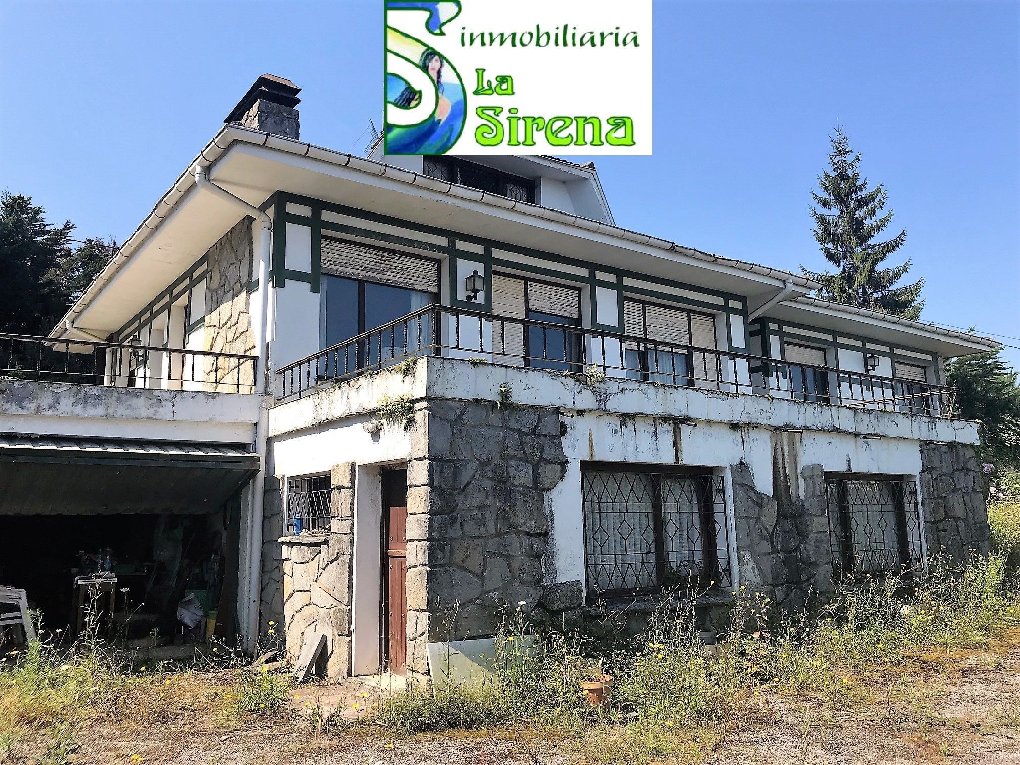 Vista exterior de Casa o xalet en venda en Castro-Urdiales amb Calefacció, Jardí privat i Terrassa