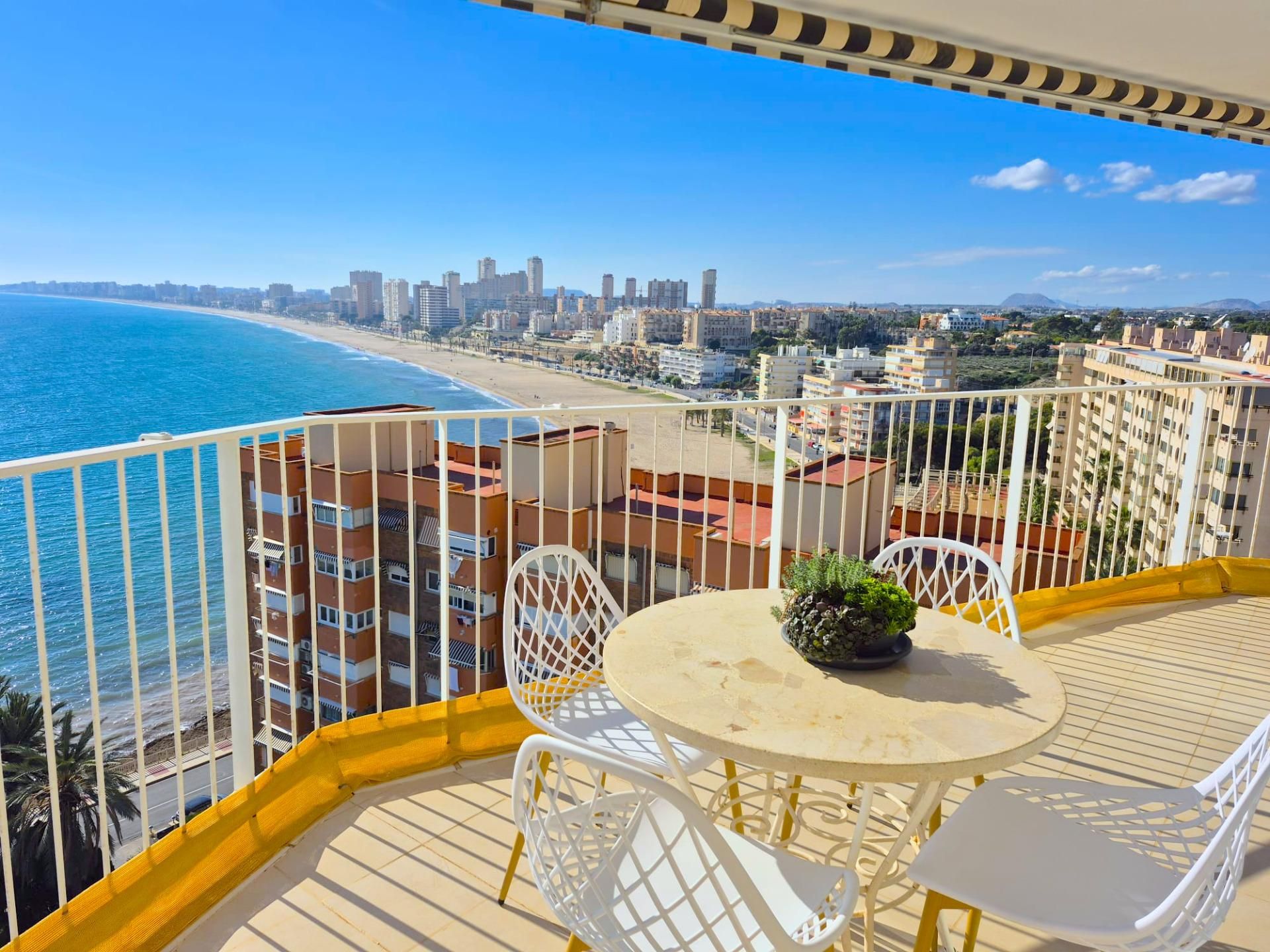 Schlafzimmer von Wohnung zur Miete in El Campello mit Klimaanlage, Terrasse und Möbliert