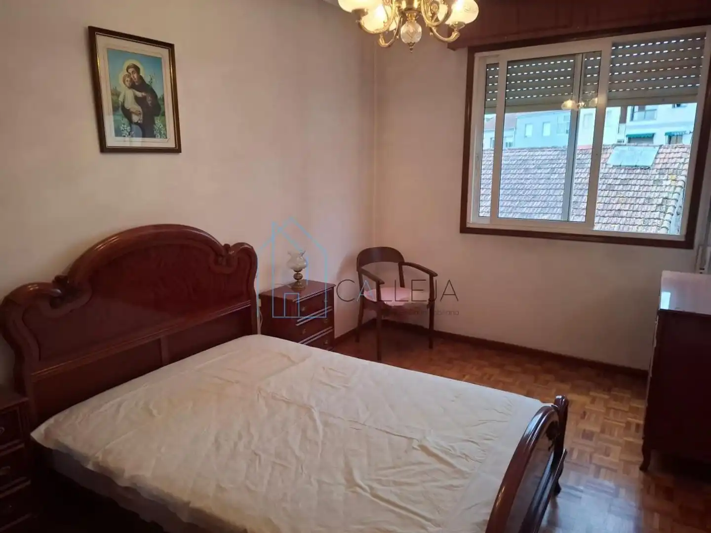 Habitación de Piso en venta en Ourense Capital  con Calefacción, Trastero y Amueblado
