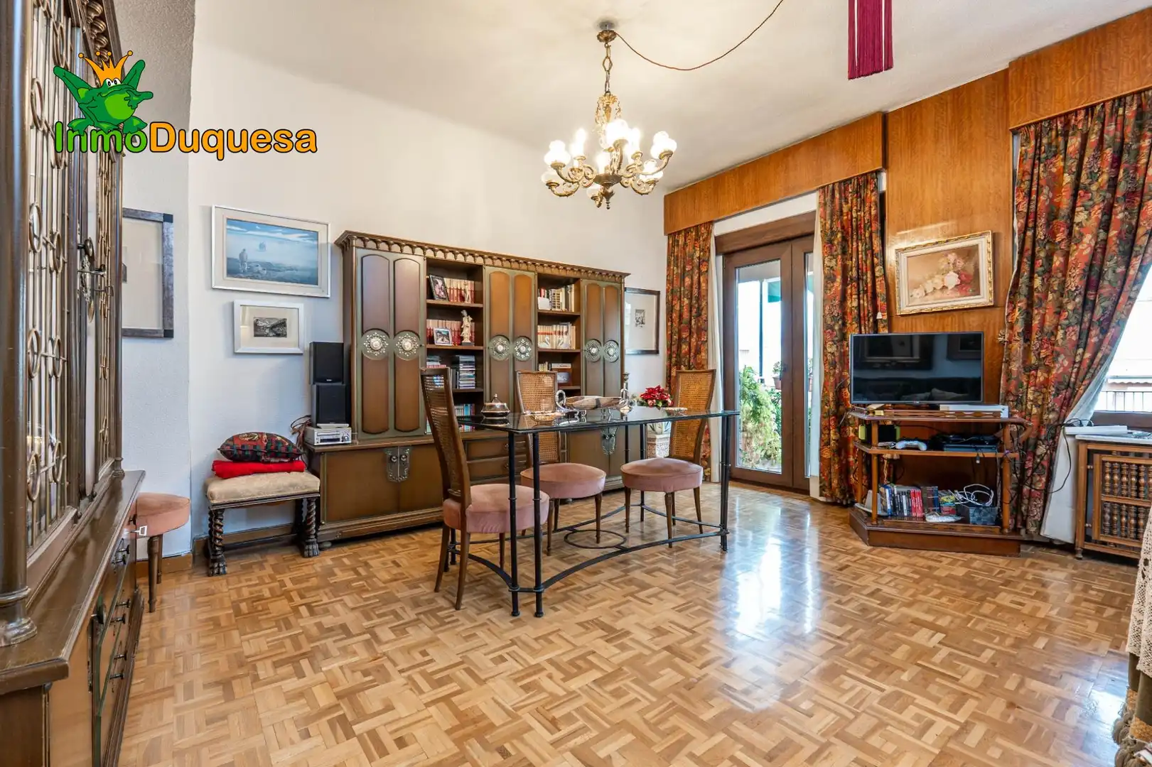Sala d'estar de Àtic en venda en Granada amb Parquet, Terrassa i Traster
