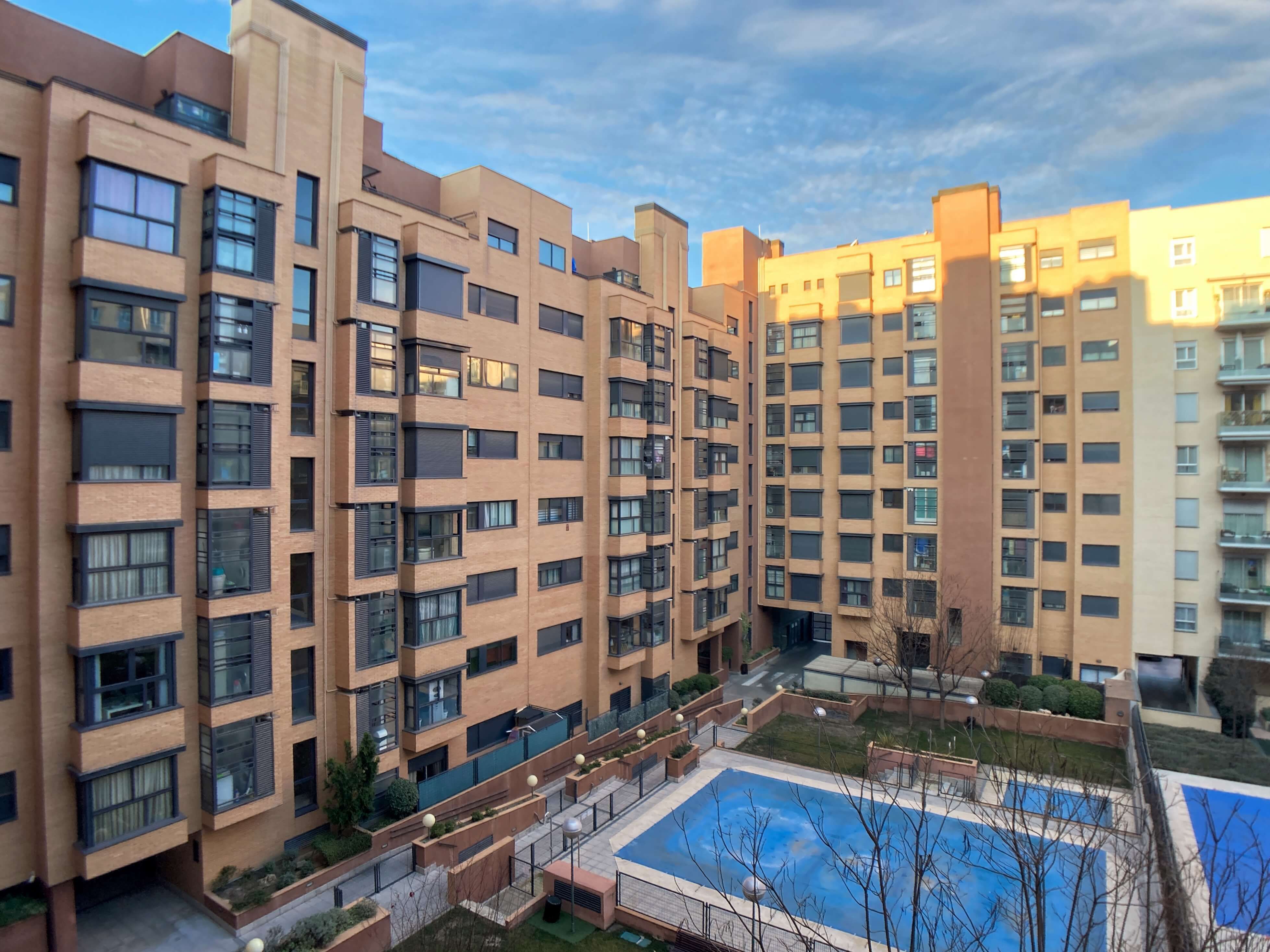 Exterior view of Flat to rent in  Madrid Capital  with Heating, Parquet flooring and Storage room