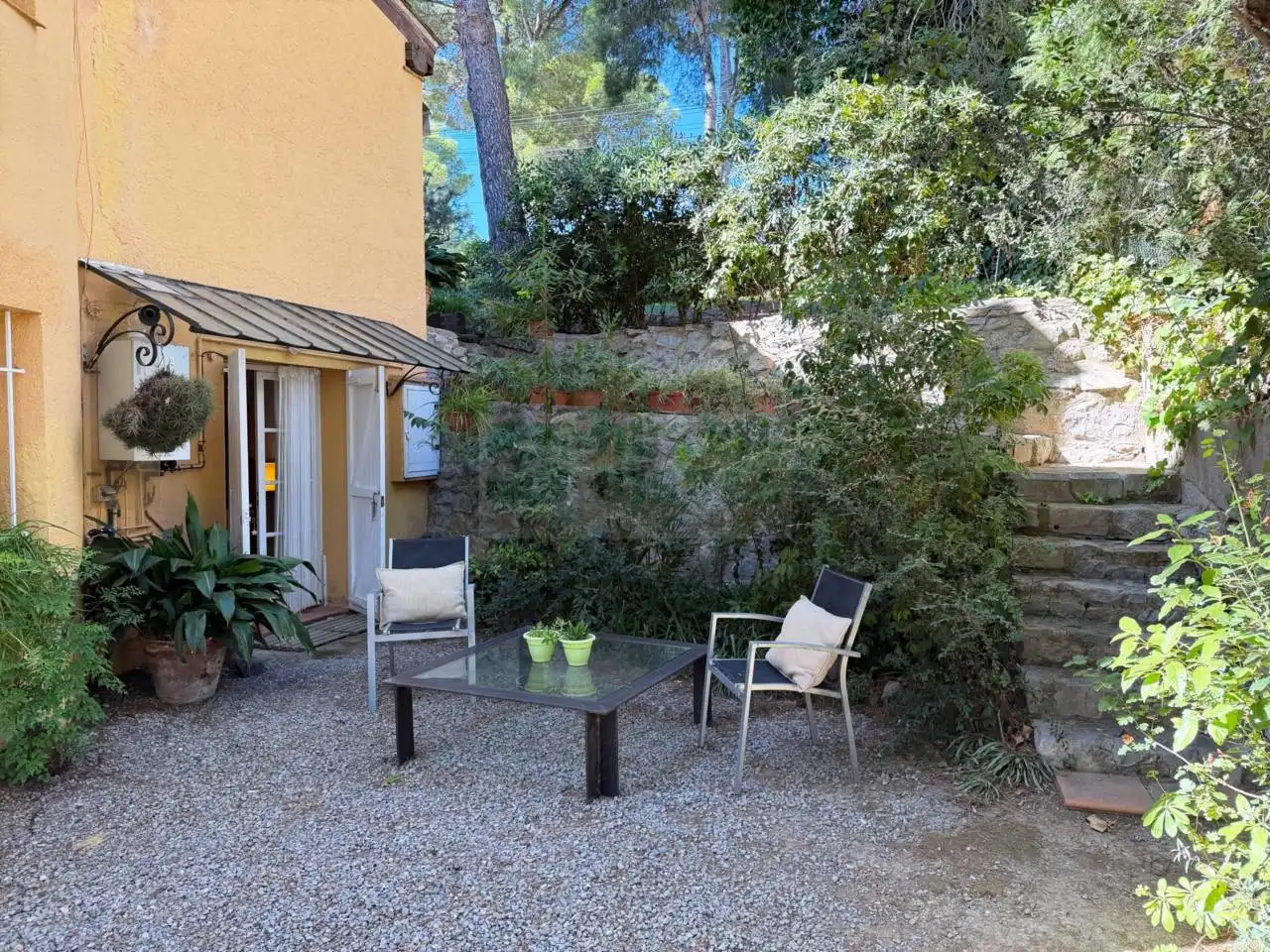 Casa amb jardí en venda a Calle Suïssa, imagen 27