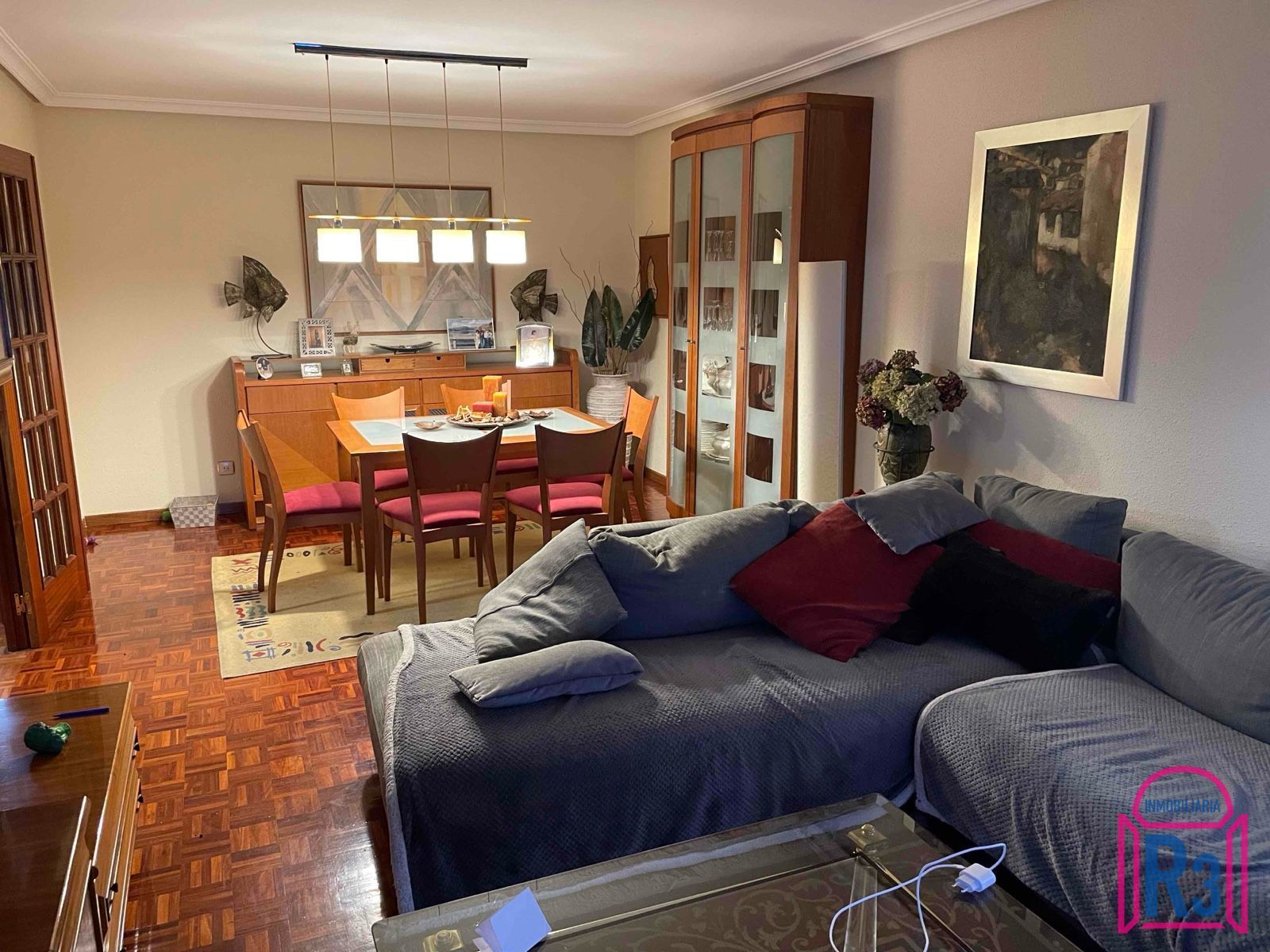 Sala d'estar de Pis en venda en León Capital  amb Calefacció i Terrassa
