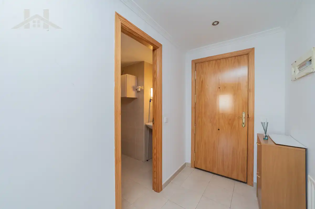 Flat for sale in Ciempozuelos  with Air Conditioner, Heating and Furnished