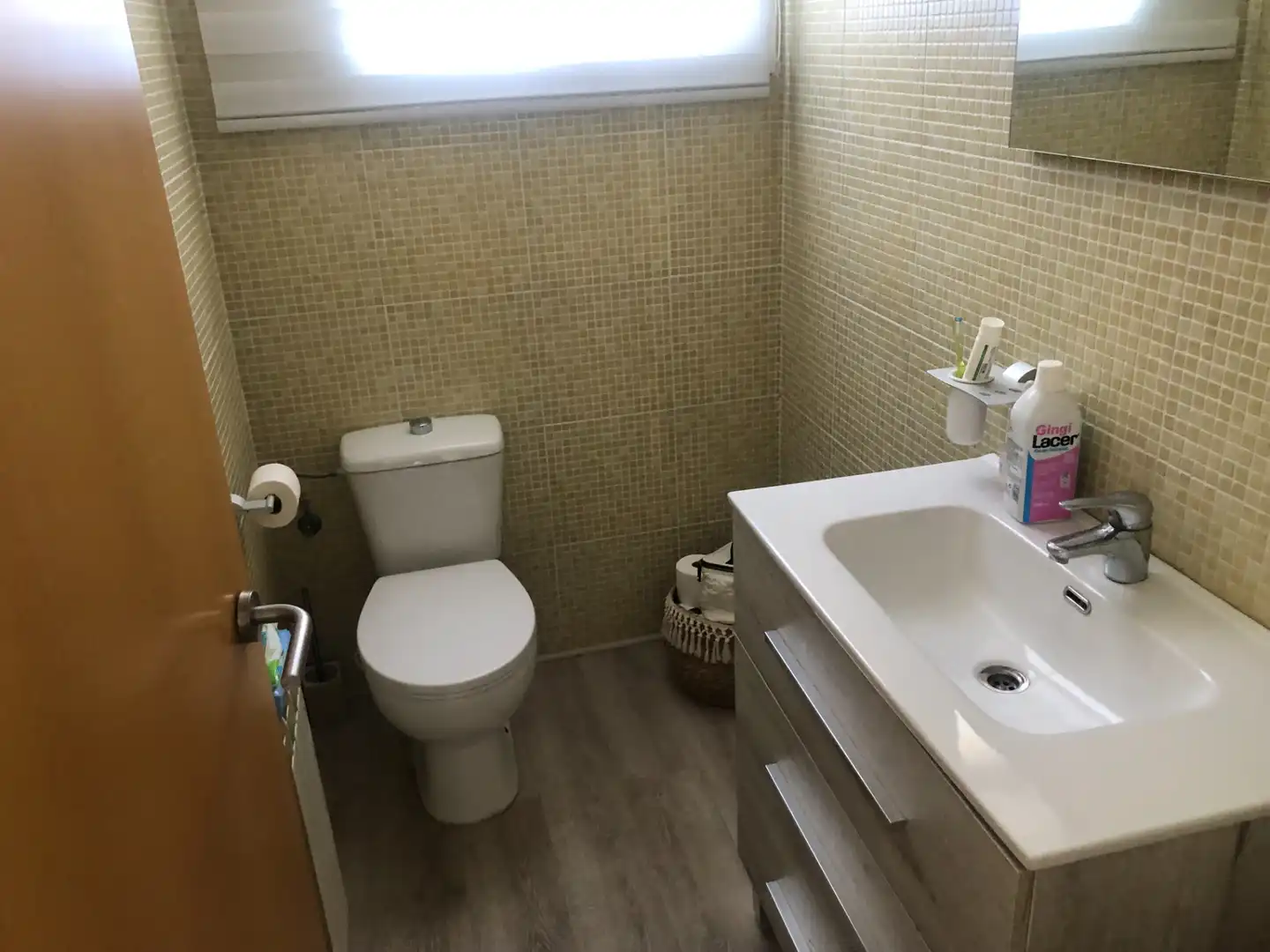 Badezimmer von Einfamilien-Reihenhaus zum Verkauf in Banyeres del Penedès mit Klimaanlage, Heizung und Privatgarten