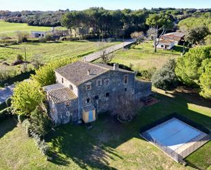 Vista exterior de Finca rústica en venda en Parlavà amb Aire condicionat, Calefacció i Jardí privat