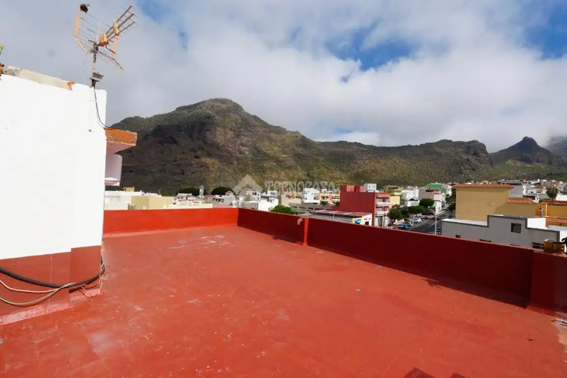 Vista exterior de Piso en venta en Santiago del Teide