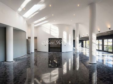 Business premises for sale in Port Grec - Port Moxó