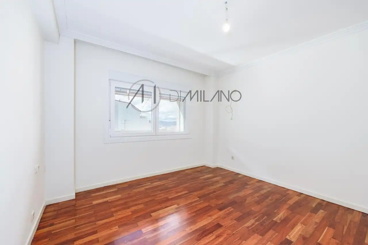 Bedroom of Flat for rent in Vigo   with Heating, Parquet flooring and Terrace