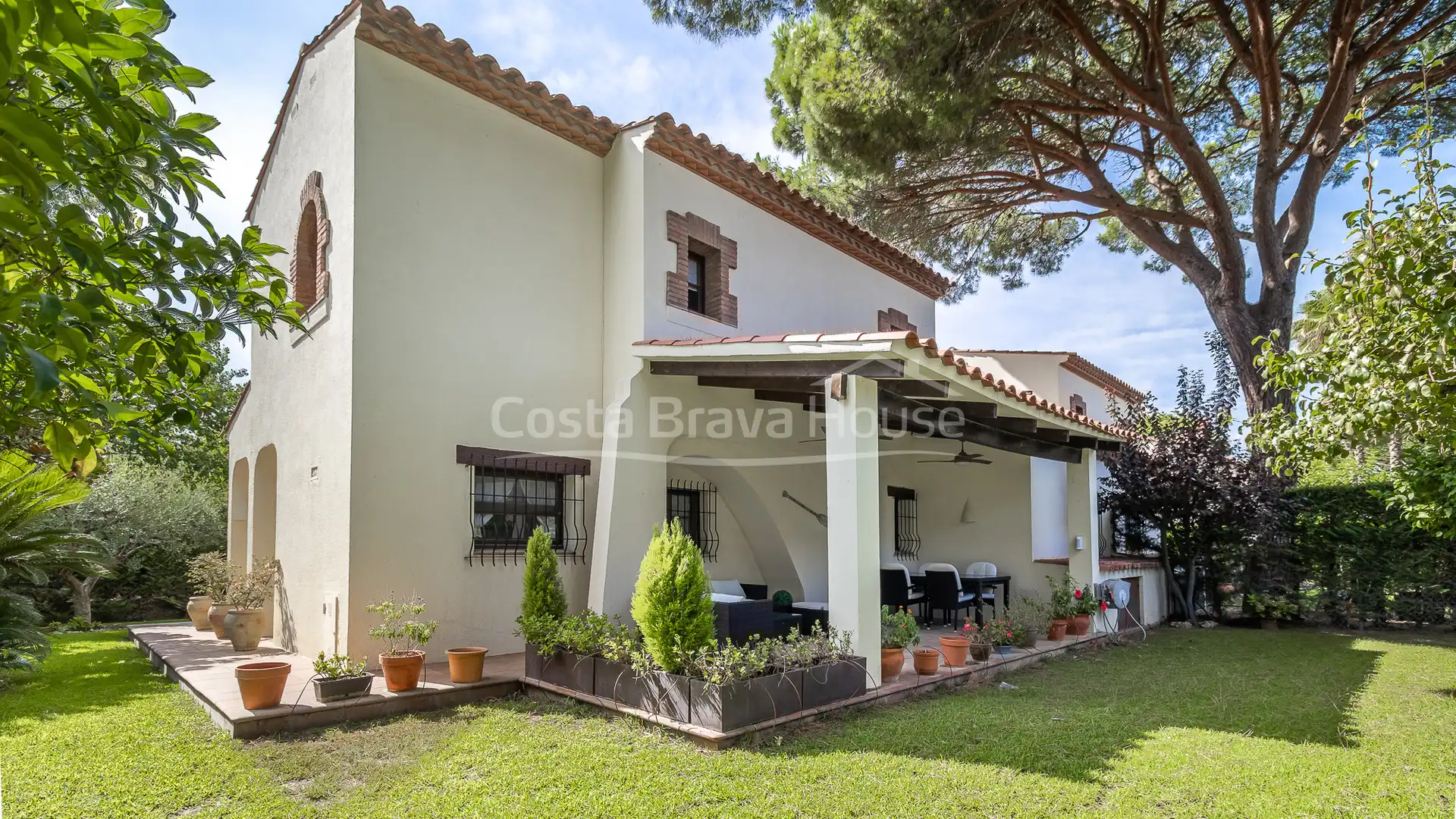 Exterior view of Detached homes for sale in Pals  with Air Conditioner, Heating and Private garden