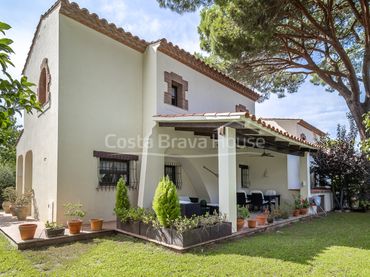 Casa a schiera con balcone in vendita a Carrer del Golf